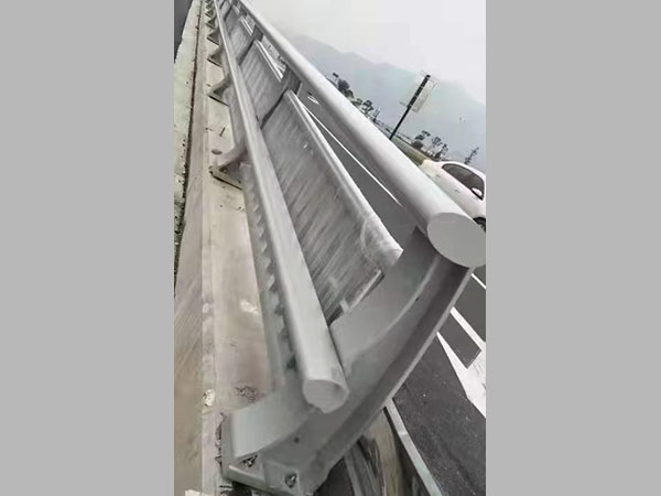 铝合金护拦