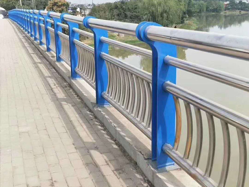 如何保养不锈钢？